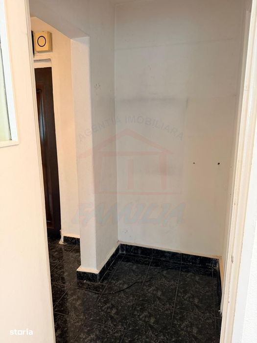 Vanzare apartament cu 4 camere in Micro 13, etaj 3, pret 65 000 euro