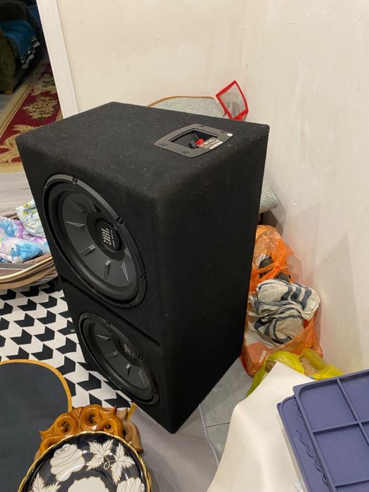 сабвуфер JBL 1220 ват