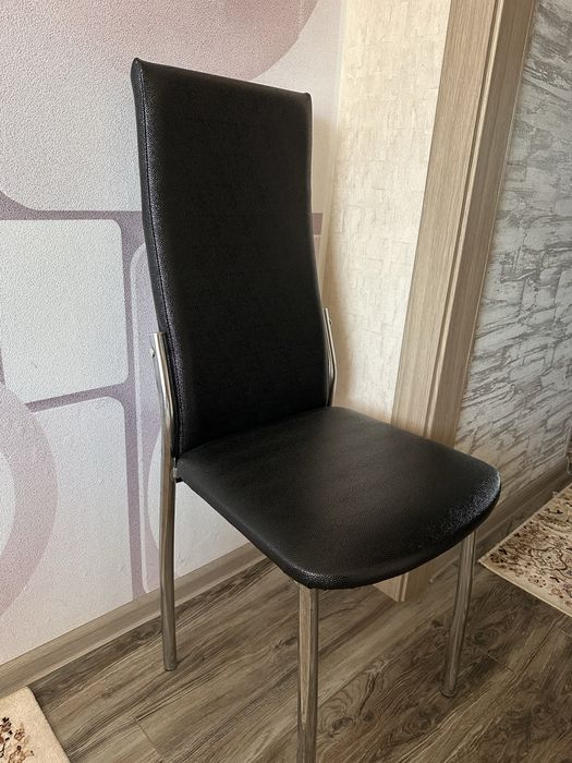 Продам стол и стулья