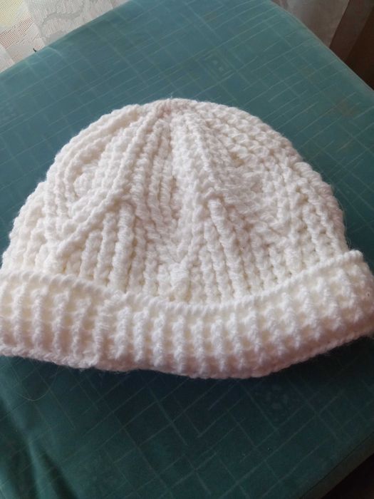 Ръчно плетени шапки!!