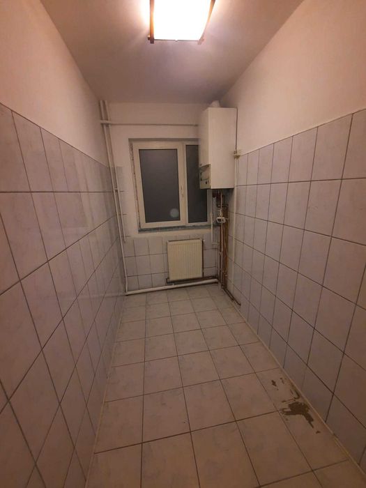 VAND APARTAMENT 2 CAMERE, IASI, ROND ZIMBRU! Fost cabinet medical, la parter cu iesire separata, cu centrala termica proprie.