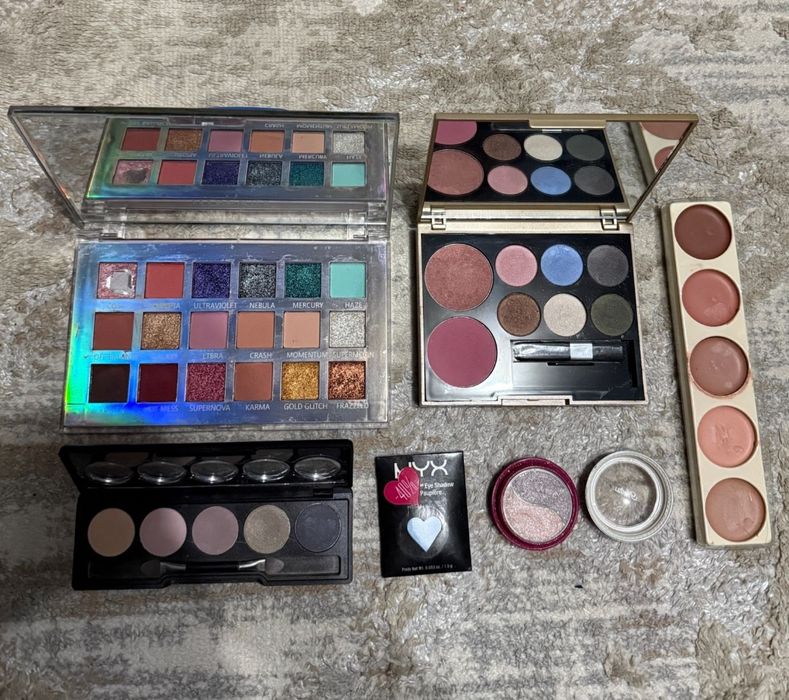 Продам дешево тени для глаз