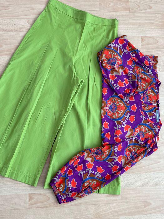 Страхотен сет от широк зелен панталон и цветна туника Geisha