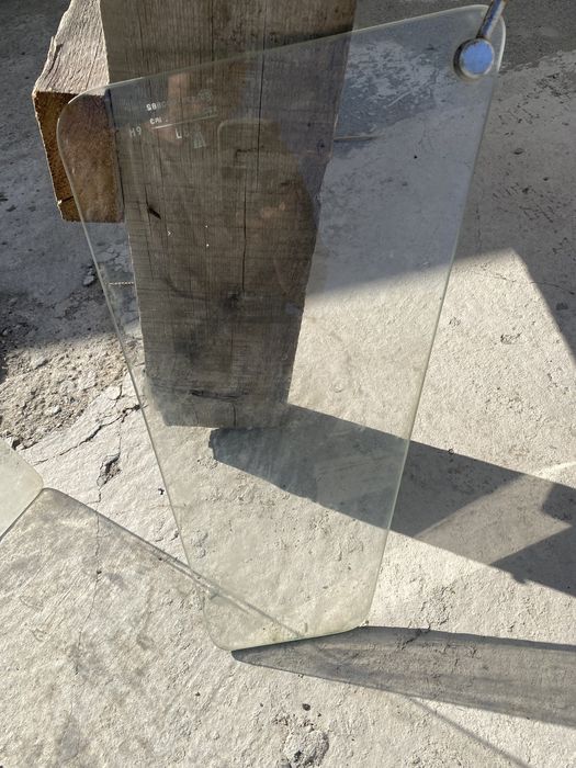 Продам стекло на камаз