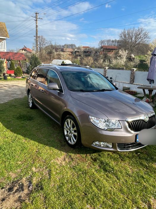 SKODA Superb 2011