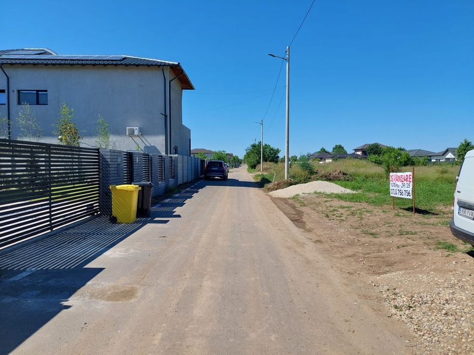 Proprietar vând teren intravilan în Domnești Strada Stelelor 999 mp
