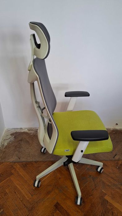 Ергономичен офис стол