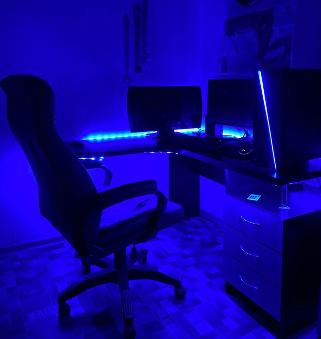 Стол компьютерный