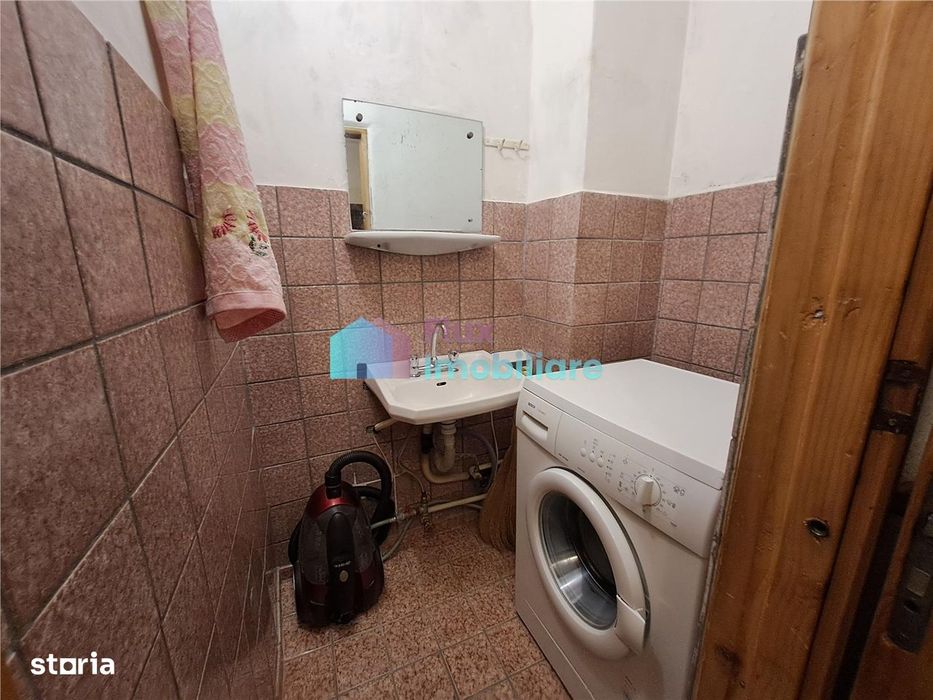 Apartament cu 3 camere etaj 2 Obcini zona Dany Gry