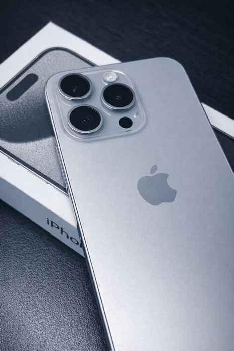 Айфон  15 Pro  256 гб