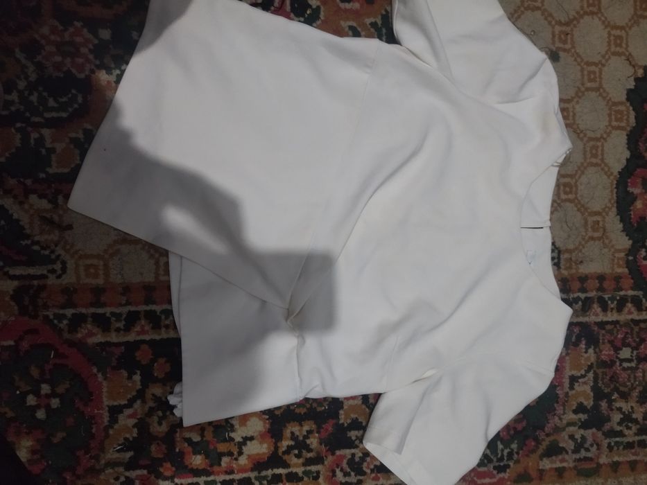 Koyta va kuylak sotiladi