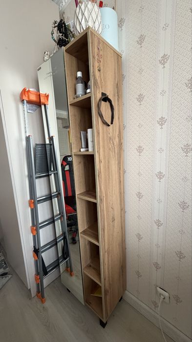 Шкаф-пенал продам