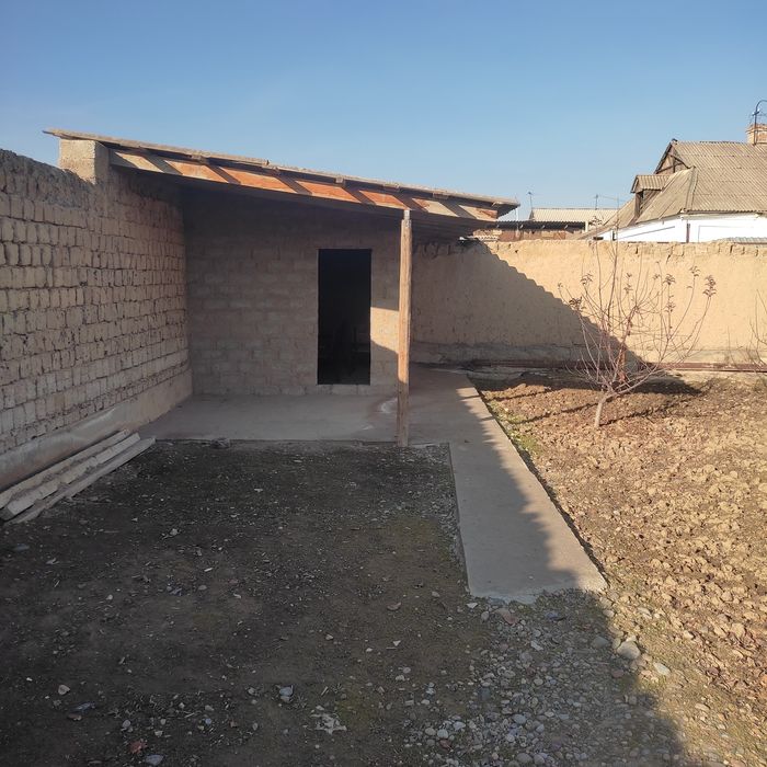 Ховли уй сотилади