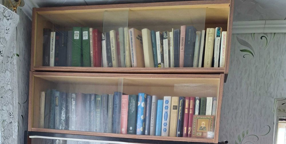 Продаются книжные полки