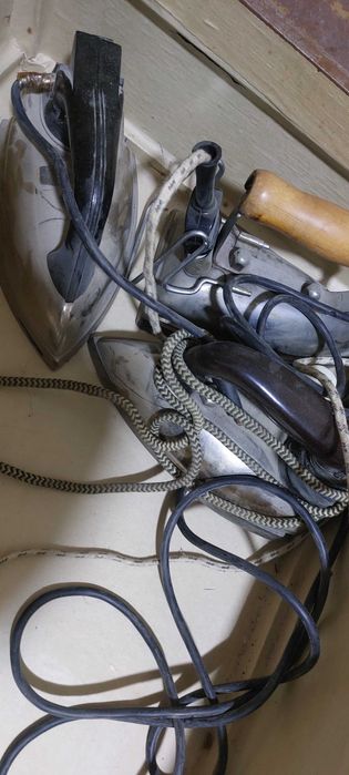 Срочно продаю утюги