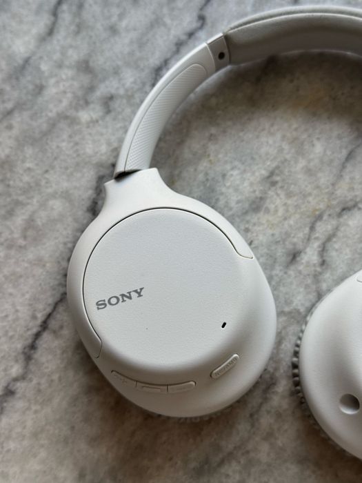 Продам наушники Sony