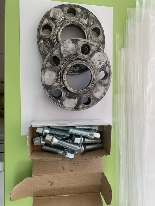 Flanșe distanțiere 5x112 CB 66.6 + prezoane M14x1.5 – set complet