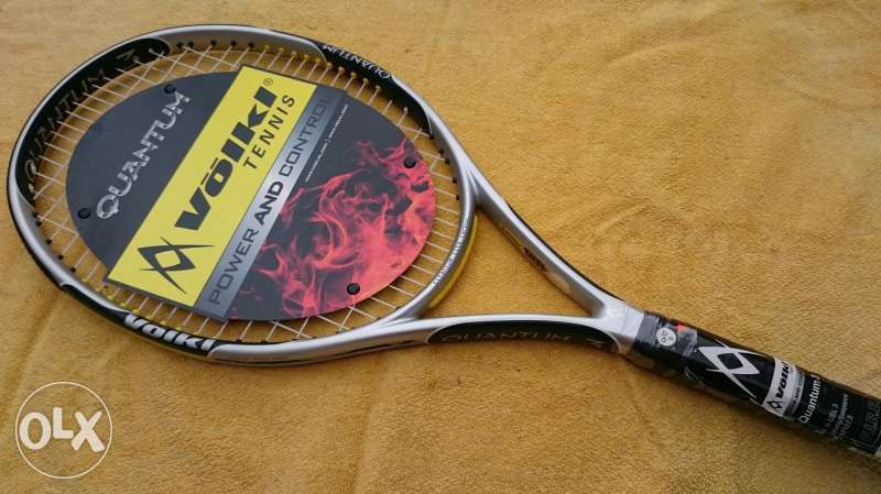 Тенис ракети за корт