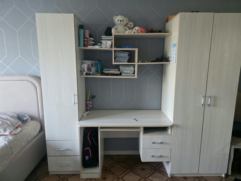 Продам Ученический шкаф