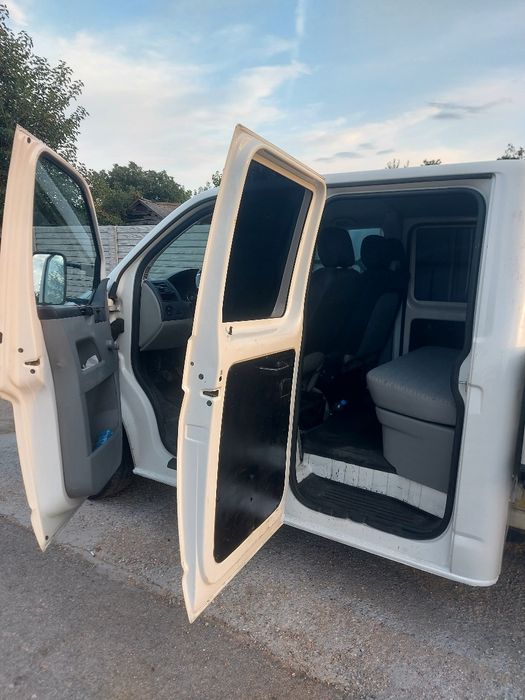 Vw Transporter T5 Doka 2013 – întreținut, ideal pentru muncă și transport