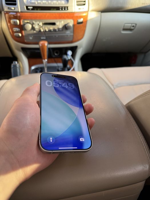 Продам Айфон 17 256гб