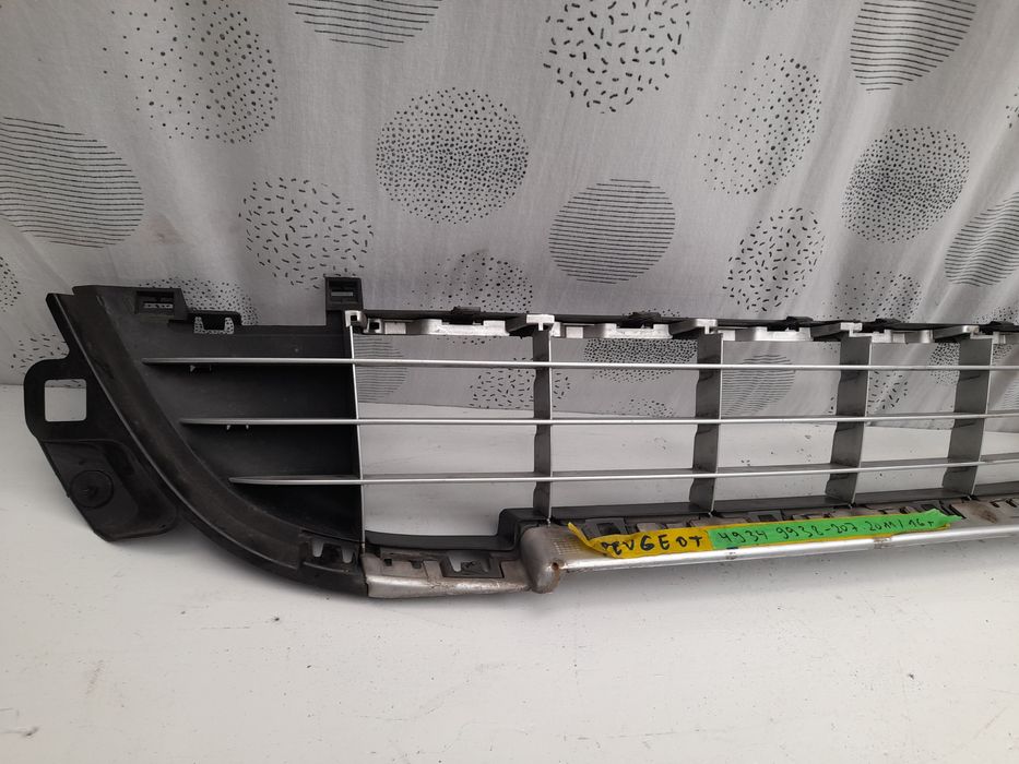 Грил решетка въздухобрана Peugeot 207 2011/16г