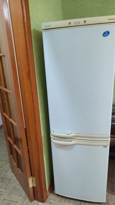 Продам холодильник