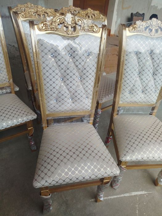 Sharof Rashidov tumani, Yaxtanlik maxallasida, yumshoq stol va stullar