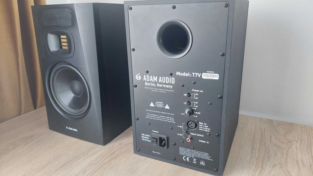 Monitoare profesionale de studio Adam Audio T7V