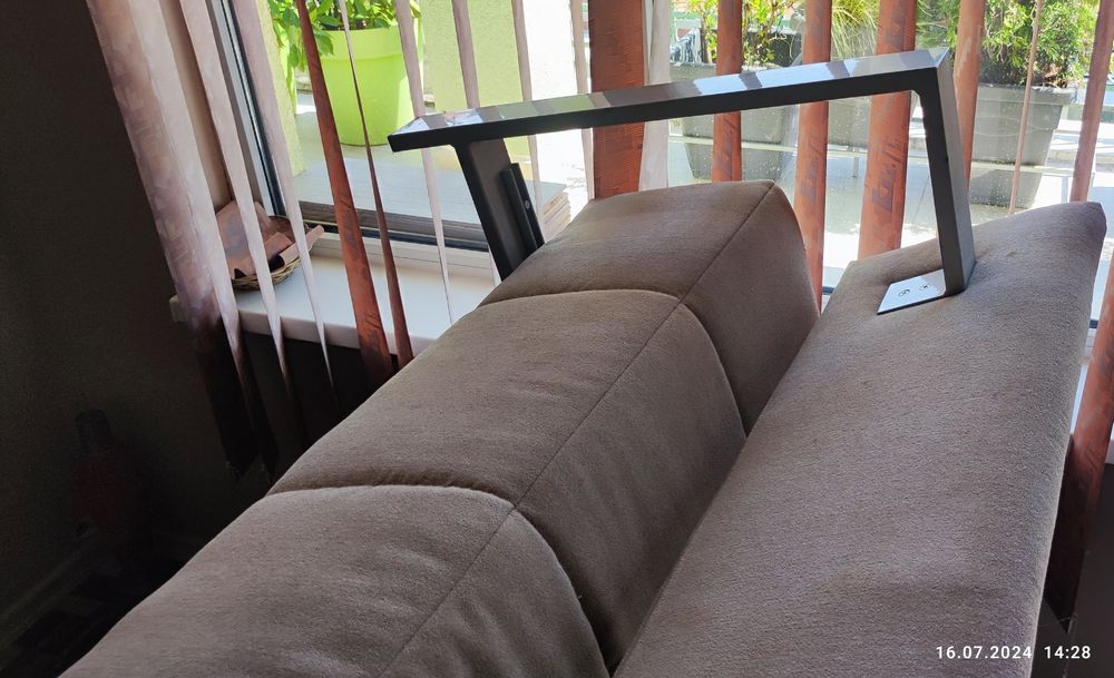 Диван,компактен с модерен дизайн