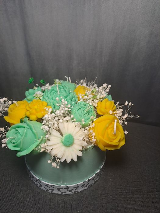 Aranjamente florale din ceară de soia