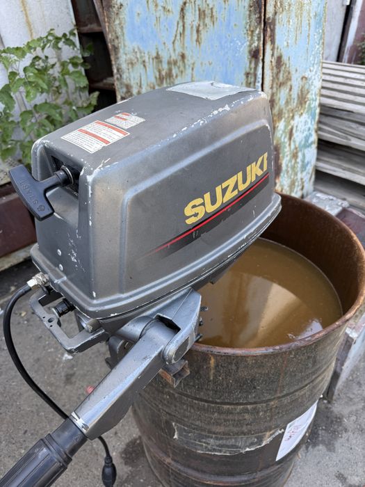 Лодочный двигатель Suzuki