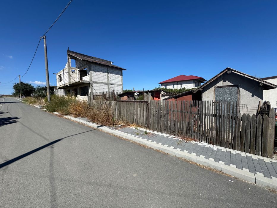 Teren + 2 construcții pe suprafața terenului techerghiol 729 mp