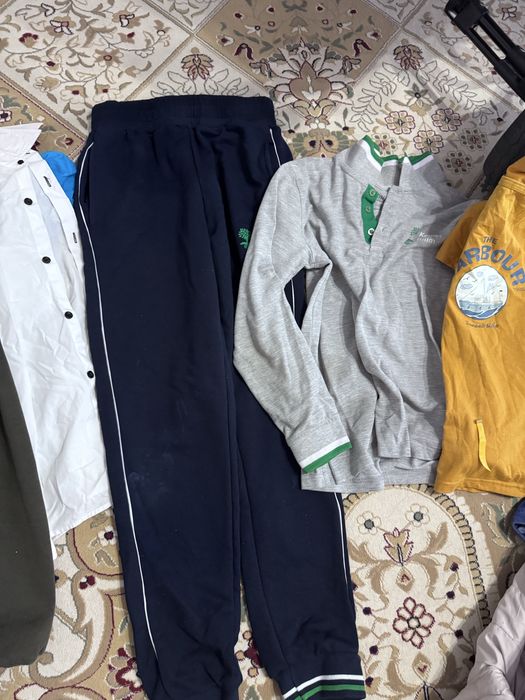 Бесплатно отдам одежду ,12-14лет маоьчик