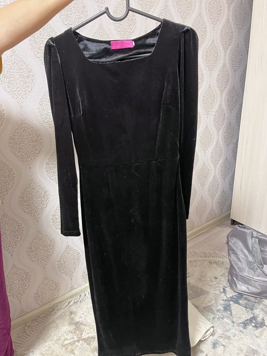 Продам платья по 3 000