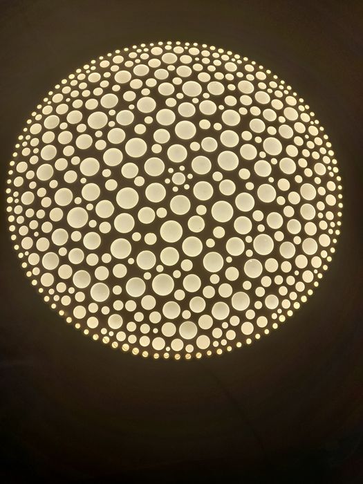 Продавам голяма лед лампа за таван