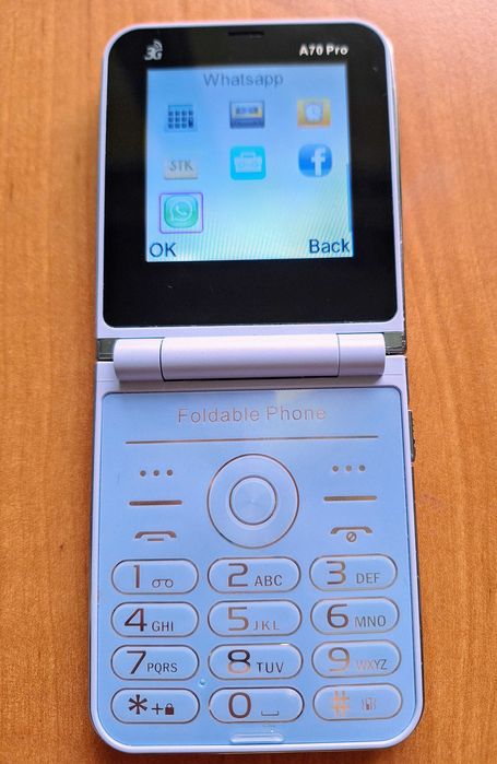 Сгъваем телефон само за 20 евро