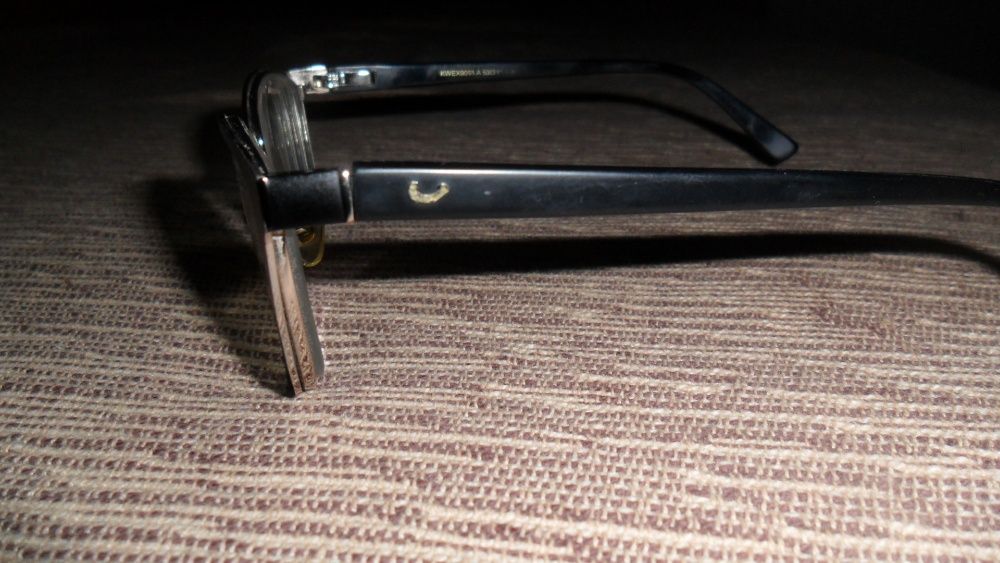 продавам дамска рамка за очила