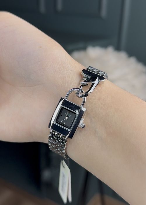 JULIUS soatlari korobka idishi bilan