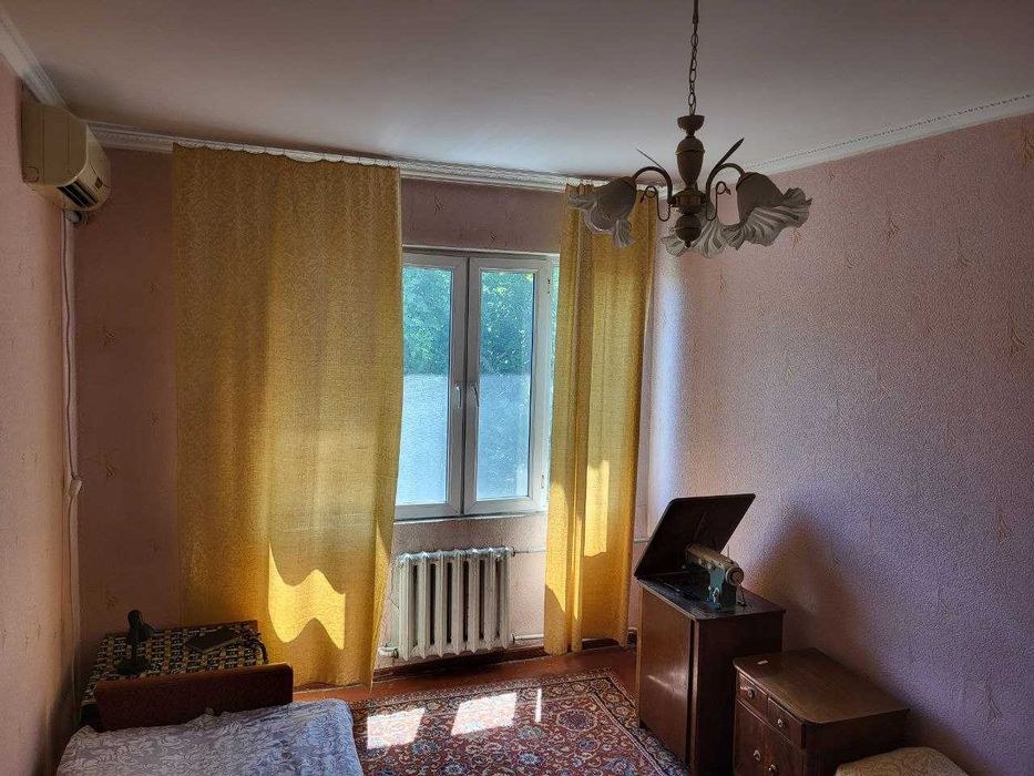 Продается 4-х комнатная квартира на Юнусабаде 12 квартал