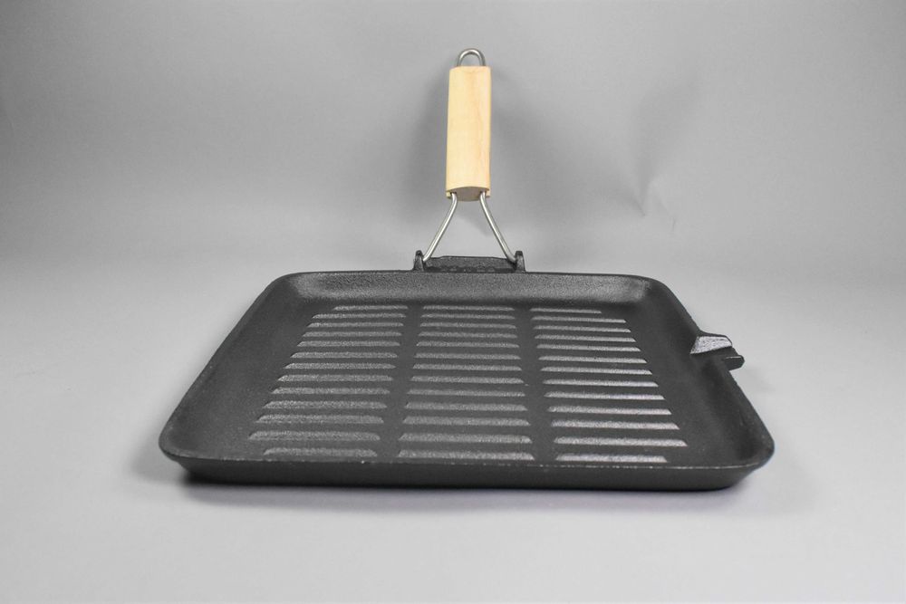 Чугунен грил тиган