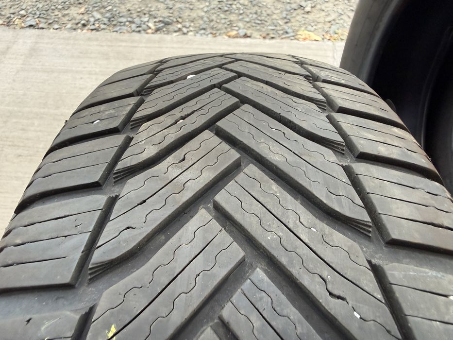 4бр. ОТЛИЧНИ Зимни Гуми 195/65R/15 -MICHELIN- DOT:0520- 6.2мм.+6.0мм.