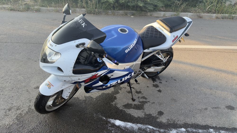 Suzuki GSX-R600 K1