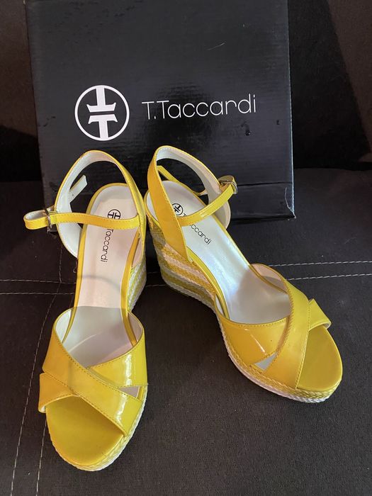 Летние босоножки