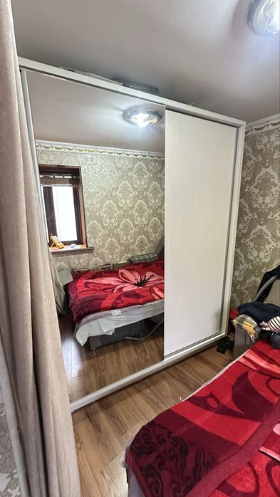 Мебел шкаф холати яхши 1-2та жойини тогирлаворилса болди