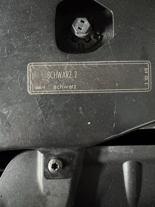 Задна броня за BMW F10 с основите и държачи за нея