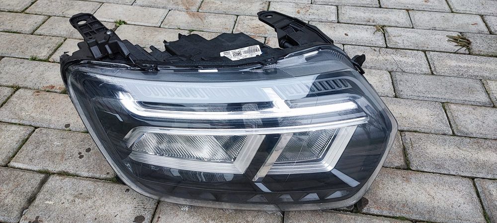 Far dreapta LED Dacia Duster 2 facelift 2021 - 2024 260101613R