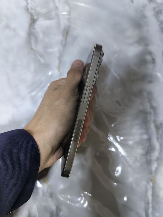 продам iPhone 15 Pro 256gb