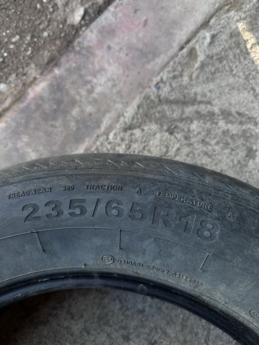 Продам шины летние 235/65R18