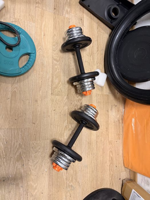 Set gantere reglabile noi 20 kg, 10 kg+10 kg=20 kg. Pret 300 lei